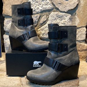 Sorel After Hours Grey and Black Wedge Boots, Size 8